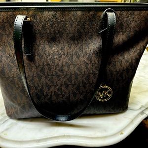 Mk bags , good condition, used only 1 month